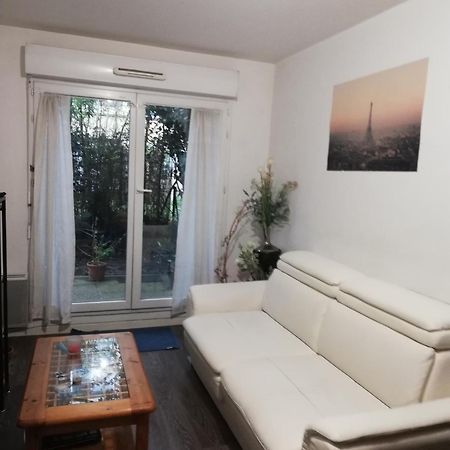 Appartment With Garden - 샤빌 외부 사진